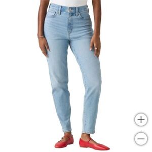 NWT Levi's Women's High-Rise Mom Jean light blue 16